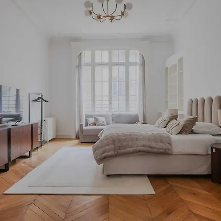 Spacious - 5br-12p *
